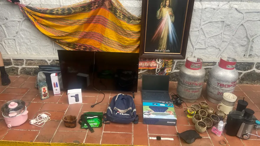 Artículos encontrados en el cementerio de Las Tablas.