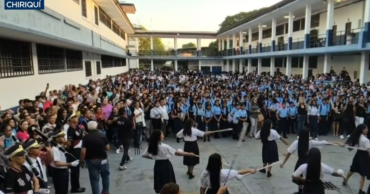 Más de 200 mil estudiantes regresan a clases entre entusiasmo y ...