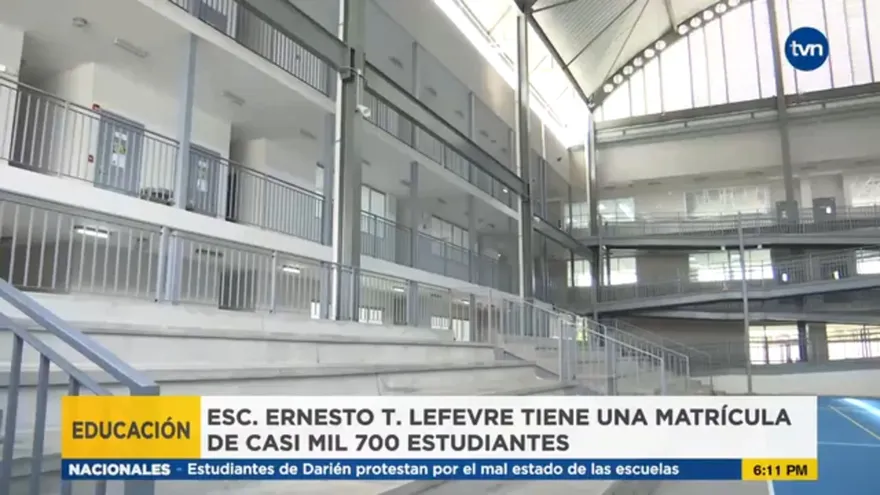 Alumnos de la escuela Ernesto T. Lefevre vuelven a su colegio