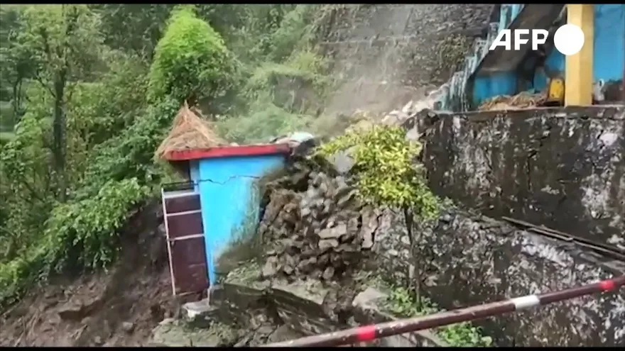 Más de 100 muertos por inundaciones en India y Nepal