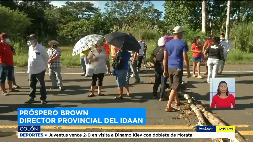 Moradores en Quebrada Bonita de Colón cierran calles por falta de agua