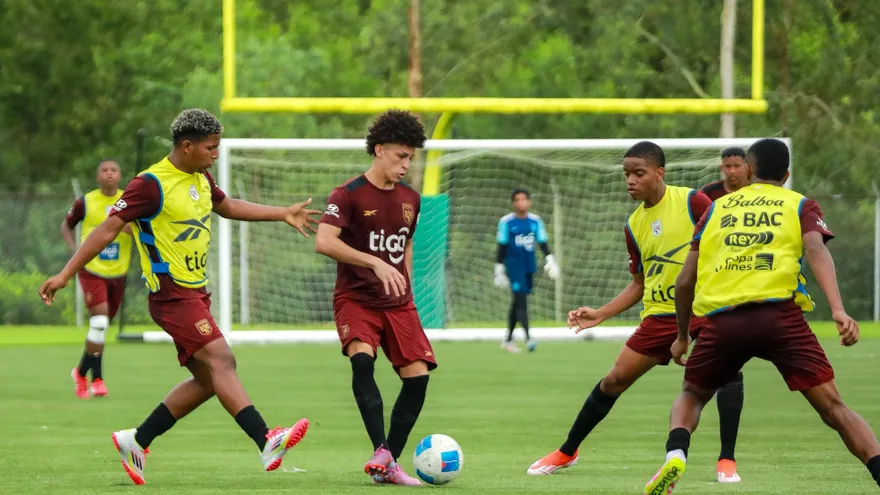Jugadores de Panamá entrenan para el Torneo UNCAF Sub-19 FIFA Forward