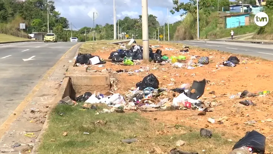 Vertedero en Corredor de los Pobres