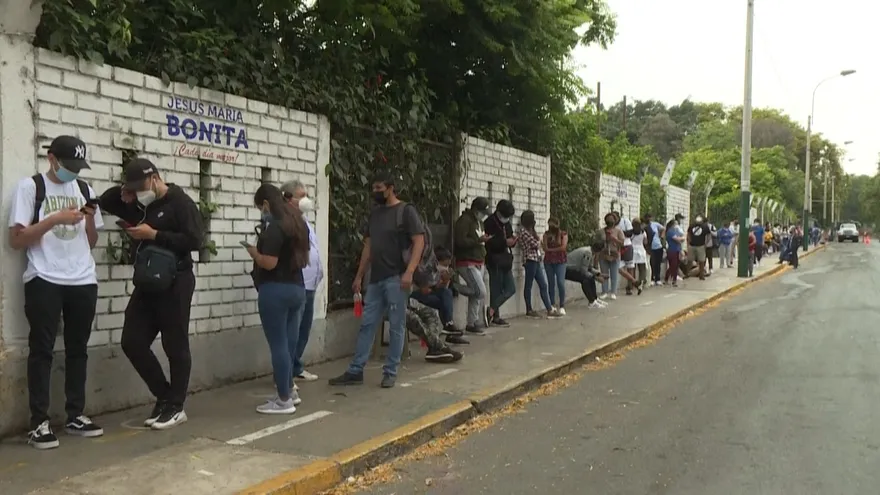 Perú rompe récord con más de 24.200 contagios en un día