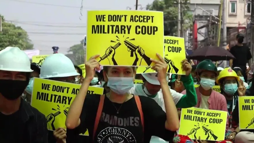 Los habitantes de Rangún huyen tras el "baño de sangre" de los últimos días en Birmania