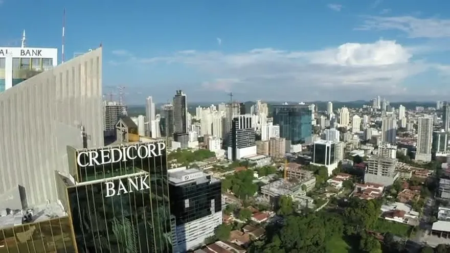 Panamá sale de la lista gris del GAFI