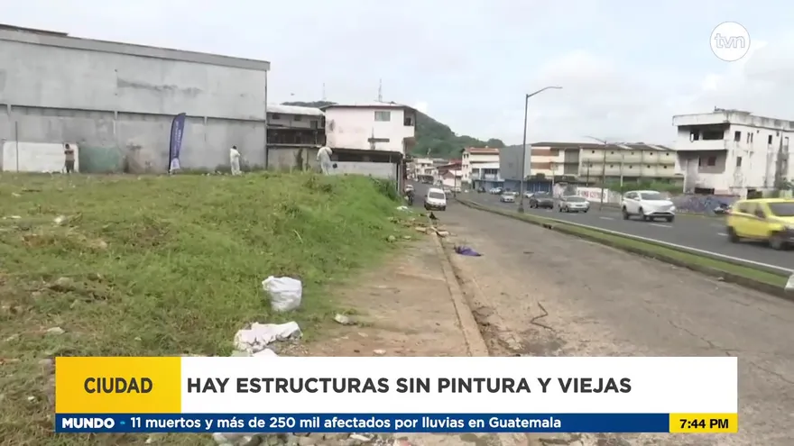 La capital está sucia y muy deteriorada