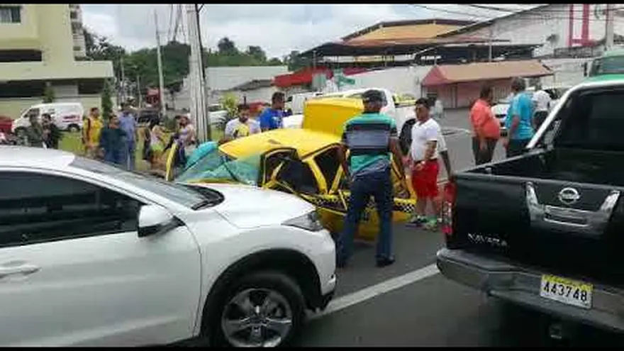 Accidente en la vía España.