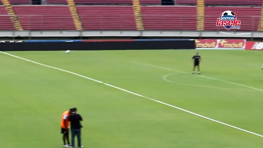 Marca férrea del lente de Somos La Sele con Felipe Baloy