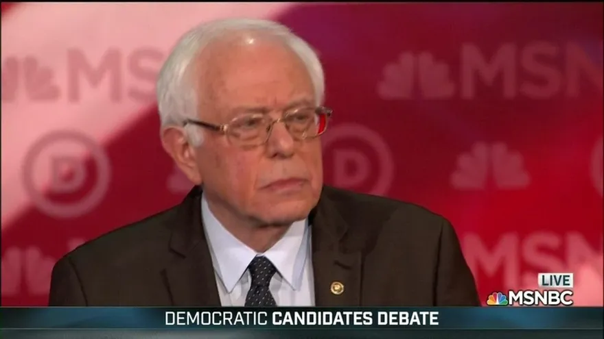 Clinton y Sanders suben el tono en debate Demócrata