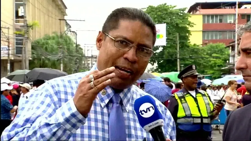 Gremios de educadores decretan huelga indefinida