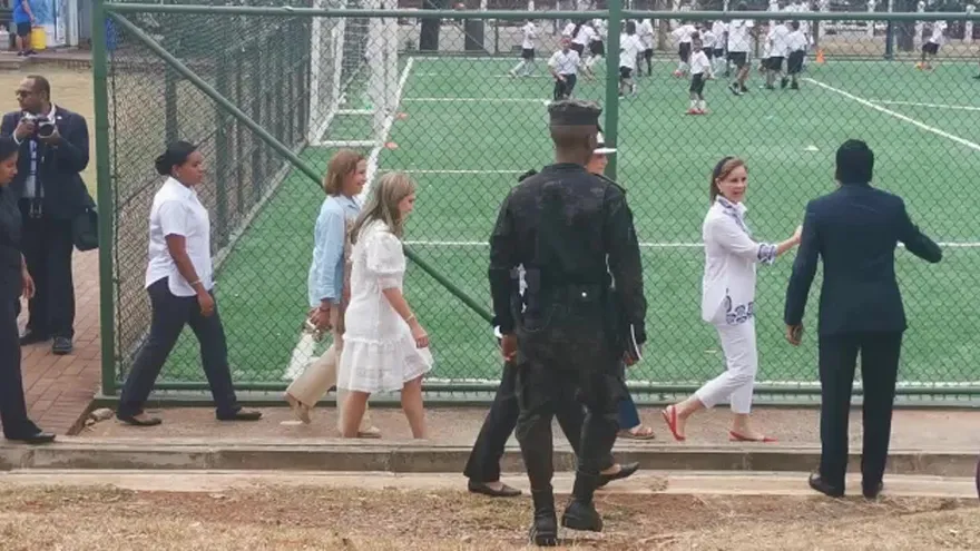 Infanta Elena visita proyectos de la Fundación Amigos del Real Madrid en Panamá