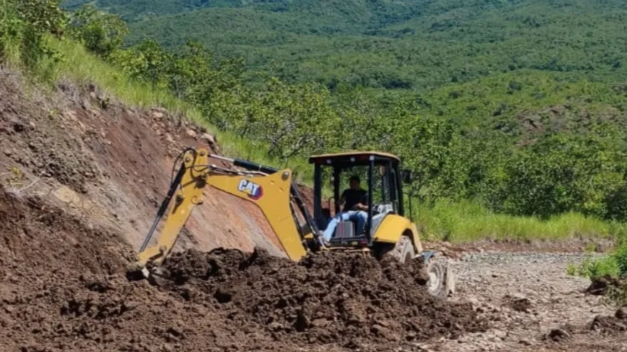 MOP rehabilitará vía a Búcaro y despliega maquinaria en carreteras de Herrera, Veraguas y la comarca Ngäbe-Buglé