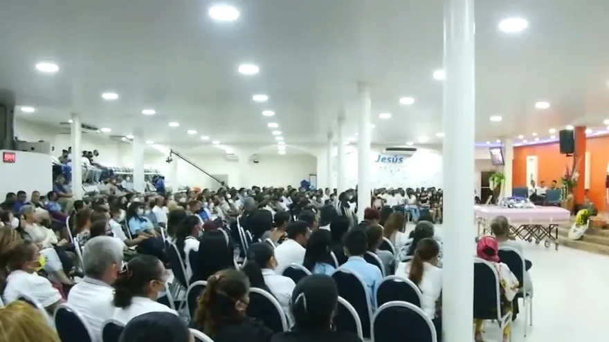 Dan último adiós a hermanas que murieron tras caer en una alcantarilla