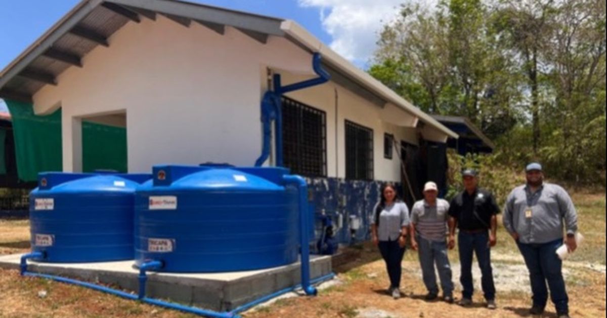 MiAmbiente instala sistemas de cosecha de agua en Los Santos para enfrentar la escasez hídrica