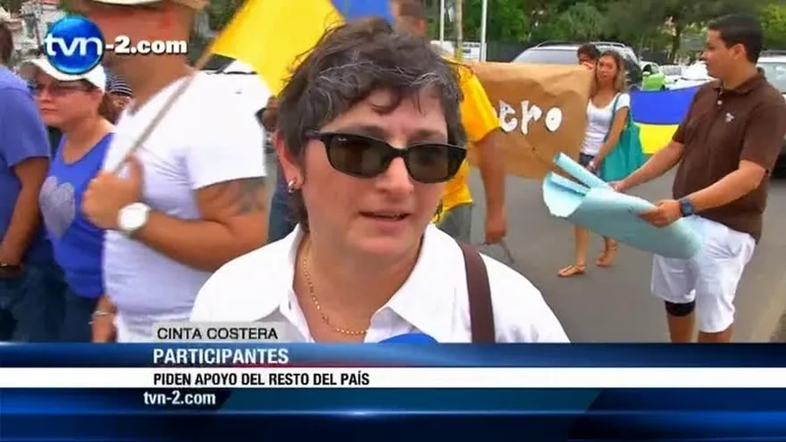 Azuerenses protestan por contaminación de río La Villa