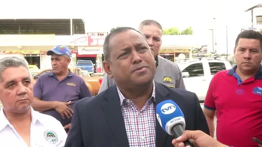 Diputado Pineda propone regulación para Uber