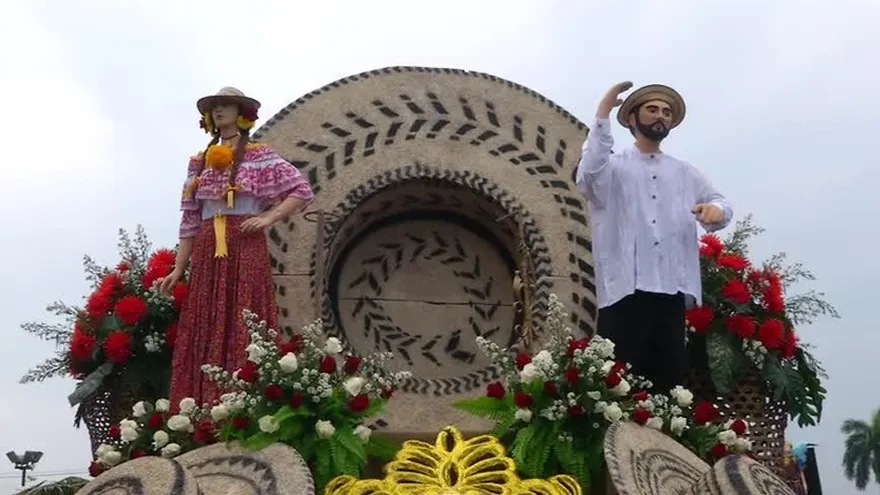 Carretas folclóricas desfilan en Juan Díaz
