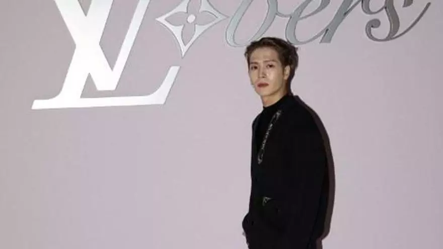 El reconocido artista de K-pop Jackson Wang