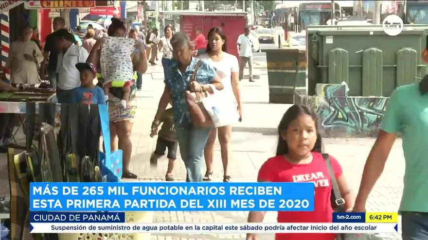 Funcionarios cobran su primera partida del Décimo Tercer Mes