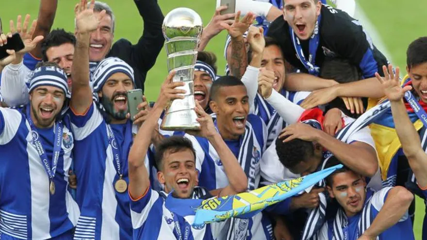 El Porto, de Ismael Díaz, emuló al Real Madrid de la "Quinta del Buitre"