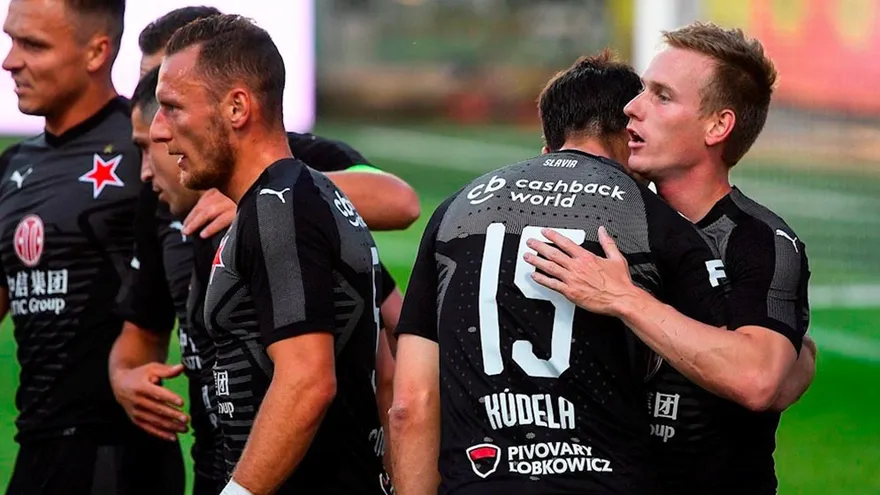 El Slavia se reencuentra con la Liga y con el triunfo