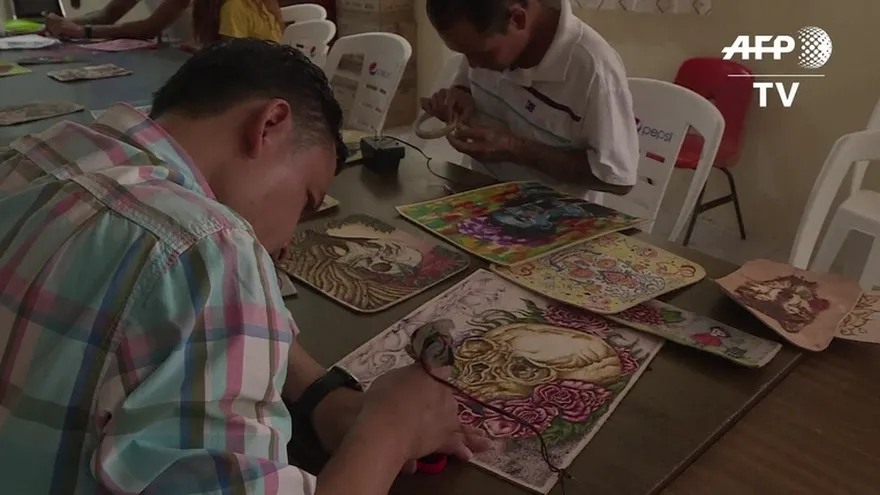 Bolsos de lujo tatuados en cárceles mexicanas