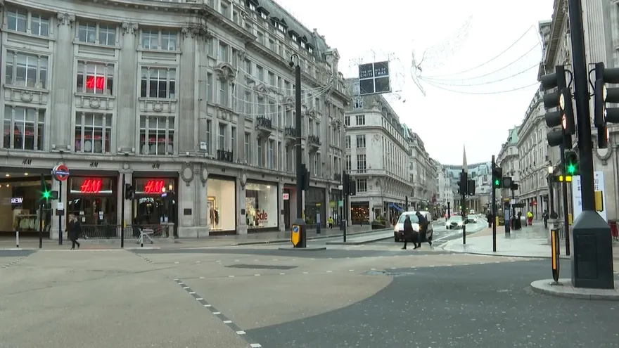 Europa aumenta restricciones, castigada por los rebrotes del virus