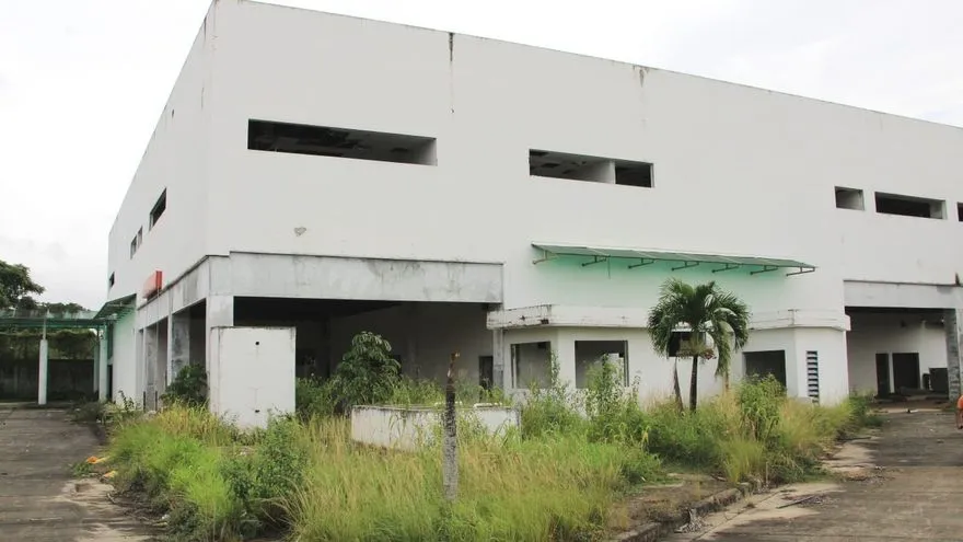 Minsa-Capsi de Puerto Caimito, cuya construcción está detenida desde 2013.