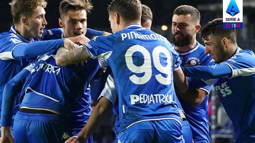 Jugadores del Empoli celebran.