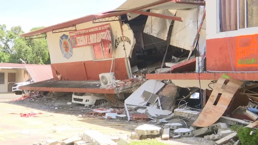 Daños en las estructuras del Cuerpo de Bomberos de Santiago, Veraguas.