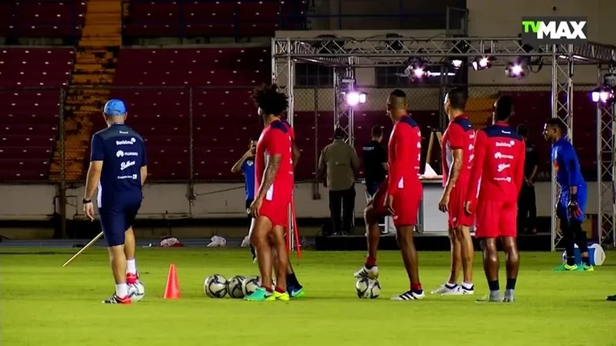 La Sele entrenó y ‘Bolillo’ Gómez habló del partido ante México