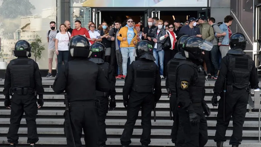 Decenas de miles de personas manifiestan contra Lukashenko en Minsk, unas 250 detenciones