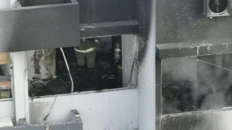 Incendio en Vía Argentina deja una persona fallecida