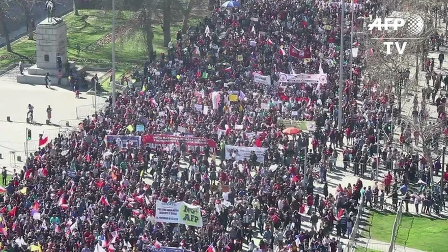 Chilenos, contra el sistema de pensiones legado por Pinochet