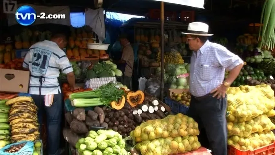 Consumidores piden regular precios de carnes y arroz