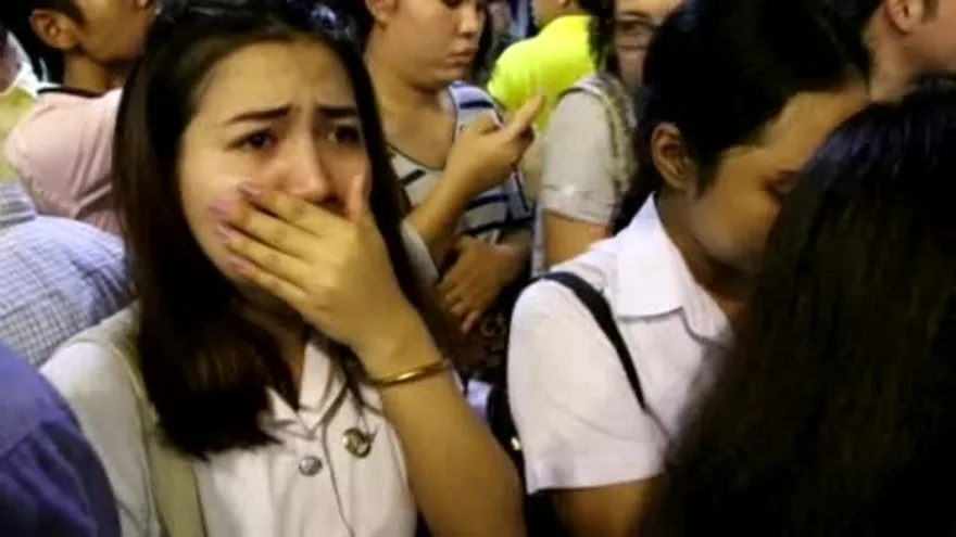 Duelo en Tailandia por la muerte del rey Bhumibol Adulyadej a los 88 años