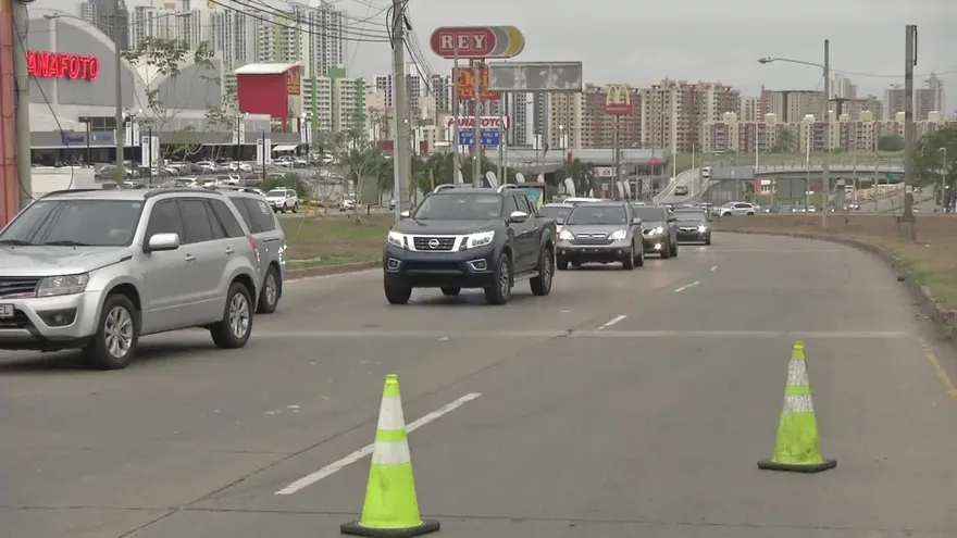 Autoridades buscan poner orden en la vía al Puente Centenario