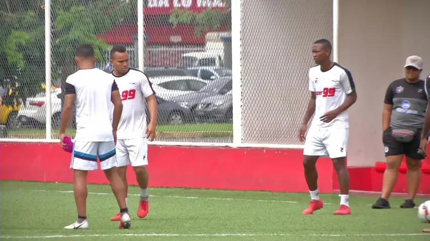 Más panameños siguen sumándose al fútbol internacional