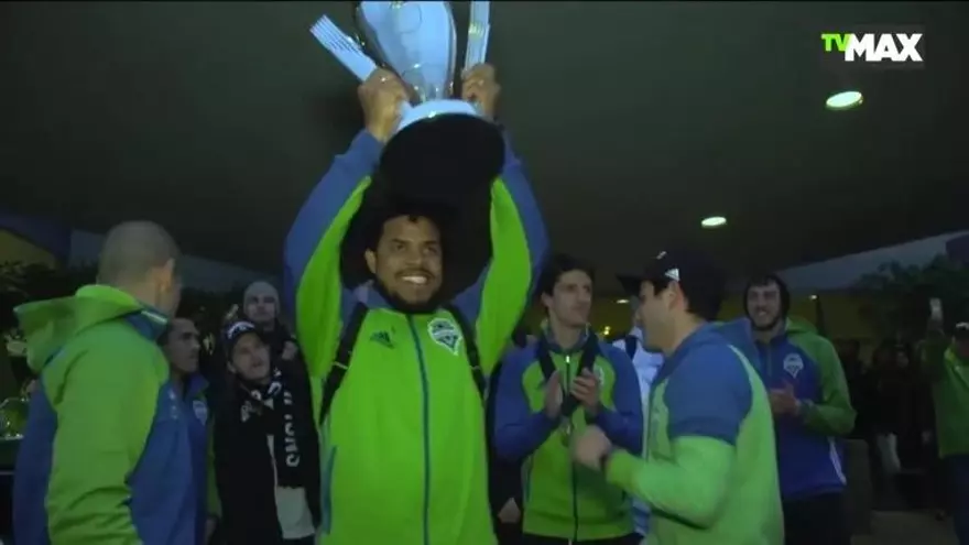 Fanáticos recibieron al Seattle Sounders, campeón de la MLS