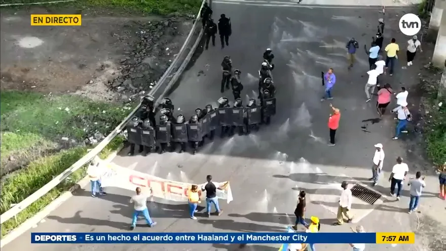 Enfrentamientos en segundo día de paro en Colón