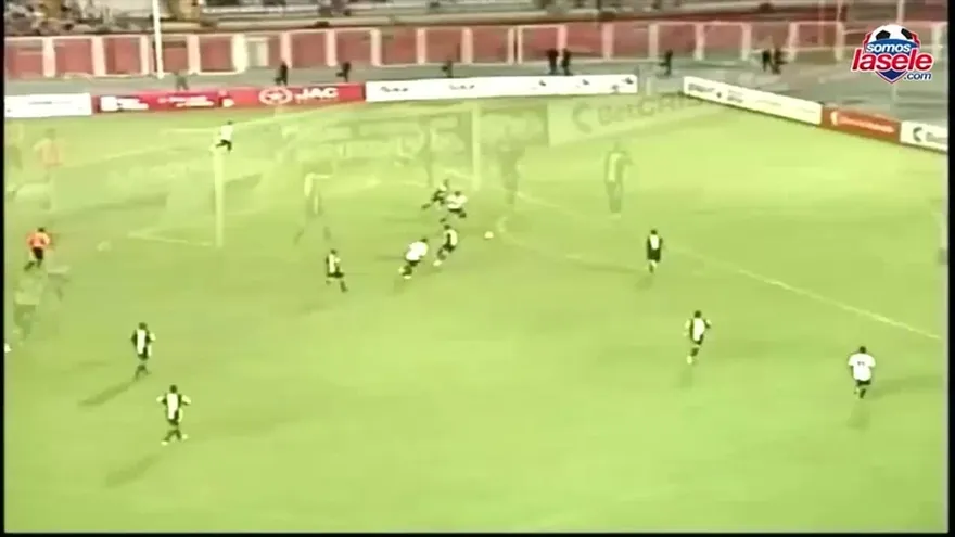 Panameño Ricardo Clarke recibe permiso para jugar frente a El Salvador