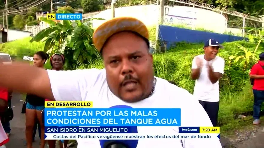 Moradores de San Isidro protesta por condición de tanques de reserva