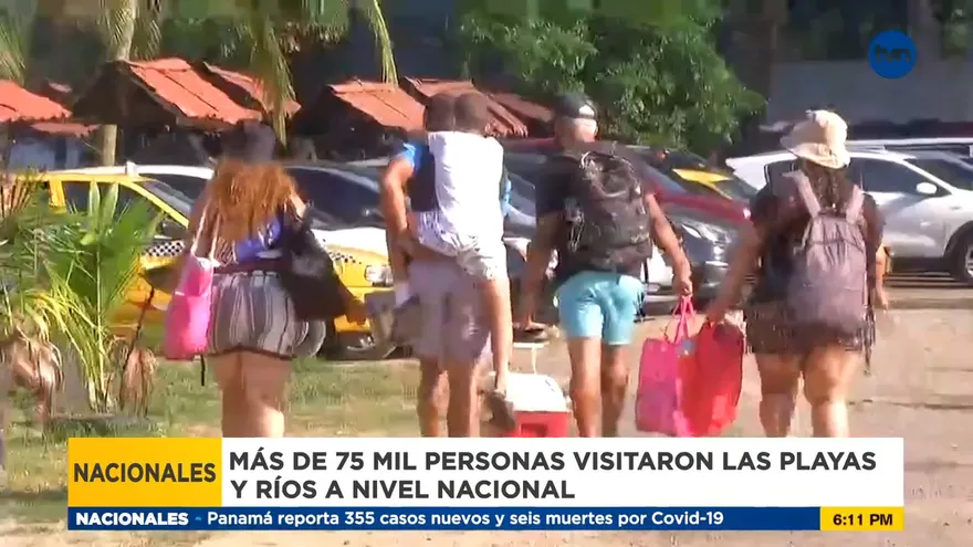 Cientos de personas visitan las playas y ríos de Colón