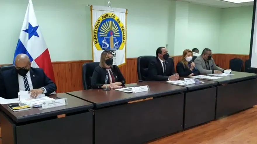 Fiscales superiores rinden informe