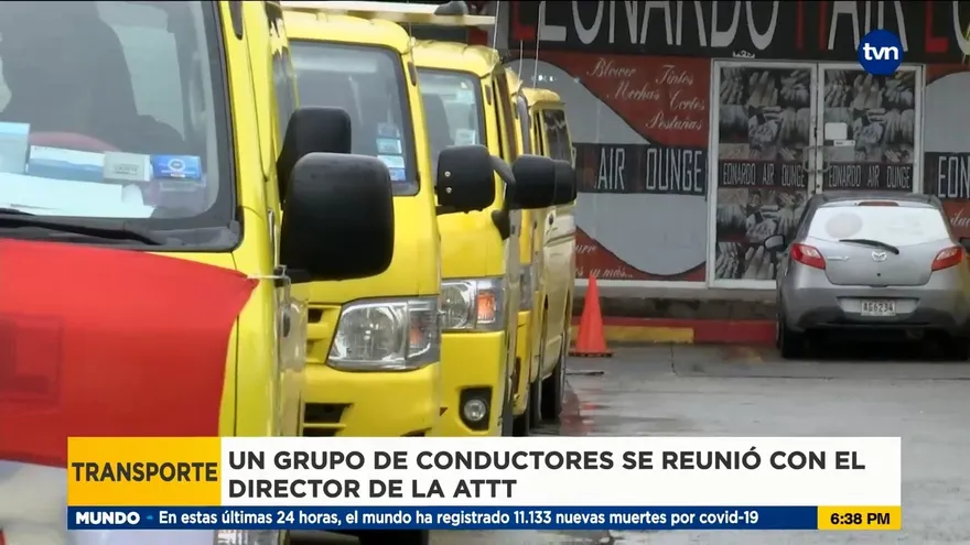 Conductores de buses colegiales exigen pago por movilización en los centros de vacunación