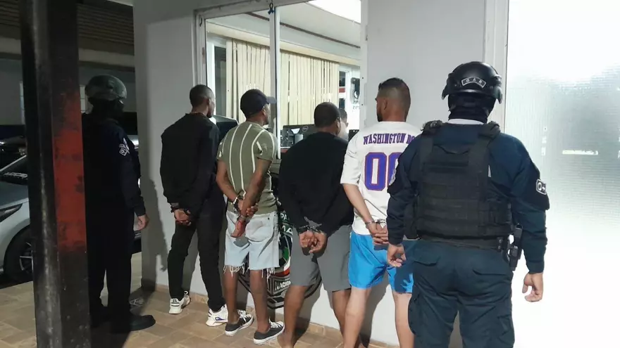 Aprehendidos, decomisos y recuperación de vehículos durante operativo Plan Firmeza.