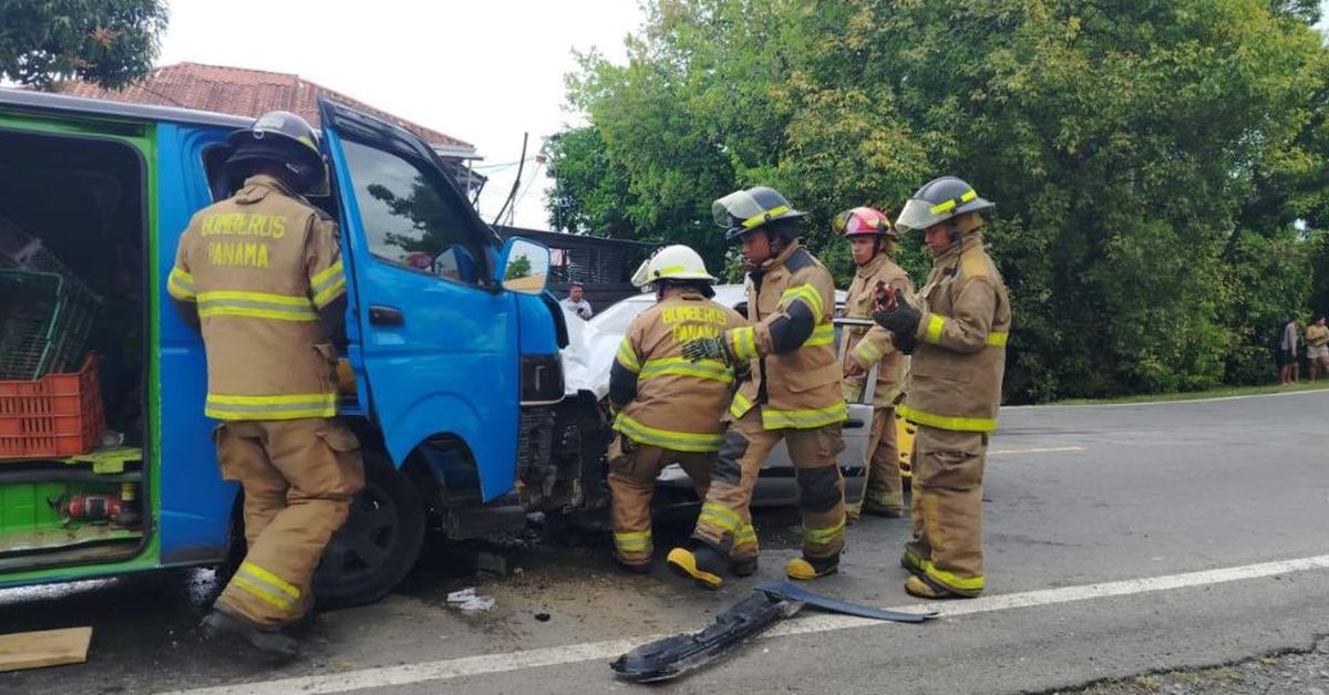 Una persona muere y tres resultan heridas en colisión frontal en Bocas del Toro