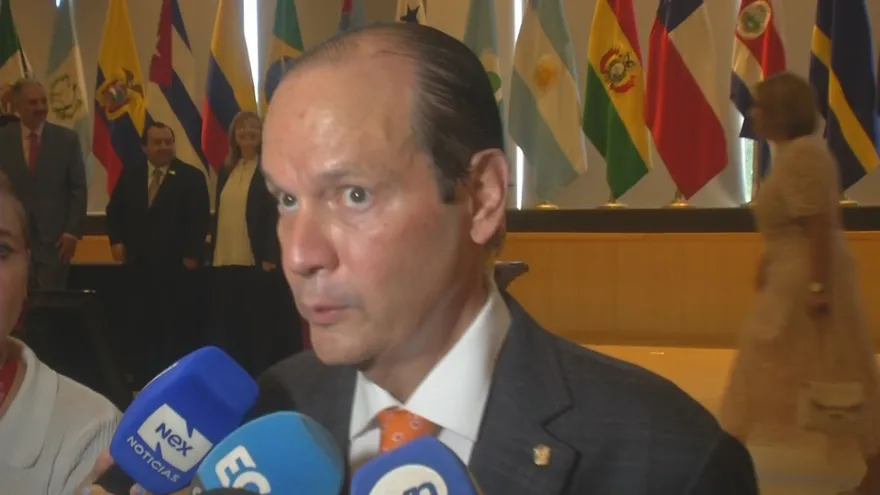 El  canciller, Javier Martínez- Acha.