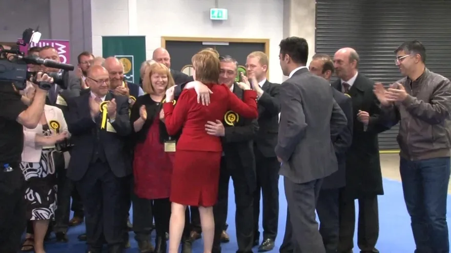 Nacionalistas ganan elecciones en Escocia pero pierden mayoría